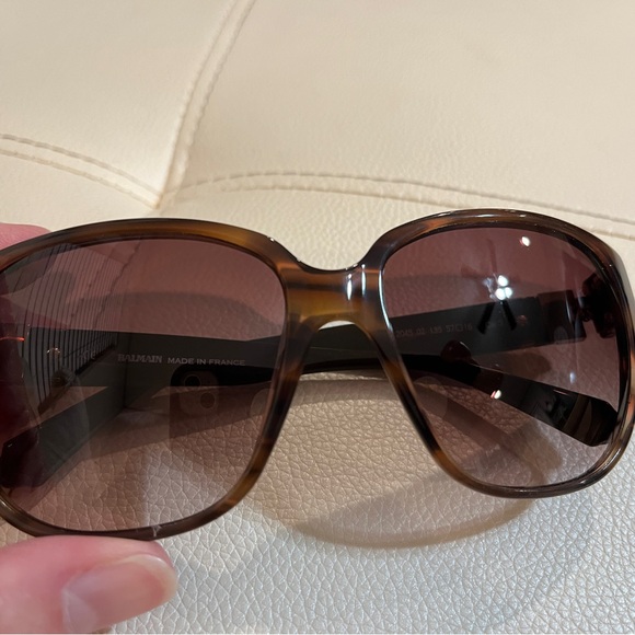EUC BALMAIN Sunglasses 😎 - Picture 3 of 7